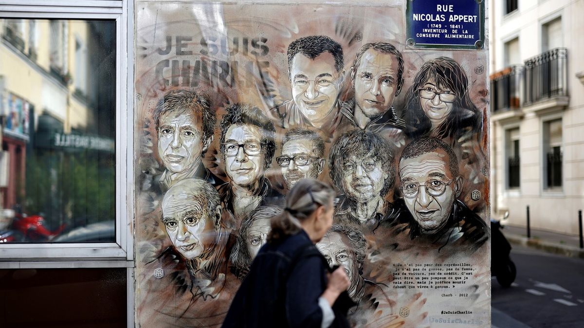 Ve Francii začíná soud s obviněnými za Charlie Hebdo. Hlavní viníci chybí